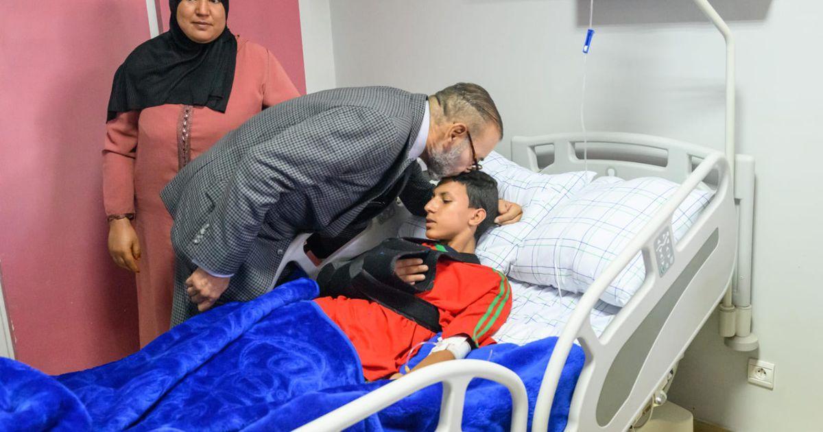 بالفيديو: الملك يتفقد حالة ضحايا الزلزال بمستشفى بمراكش ويتبرّع بالدم بالفيديو: الملك يتفقد حالة ضحايا الزلزال بمستشفى بمراكش ويتبرّع بالدم