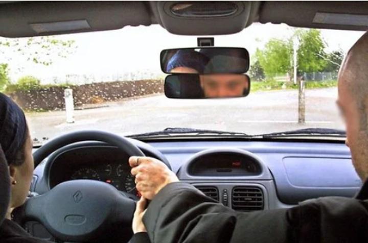 الحكومة تطرح قانونا جديدا لتعليم السياقة يشدد شروط توظيف المدربين الحكومة تطرح قانونا جديدا لتعليم السياقة يشدد شروط توظيف المدربين