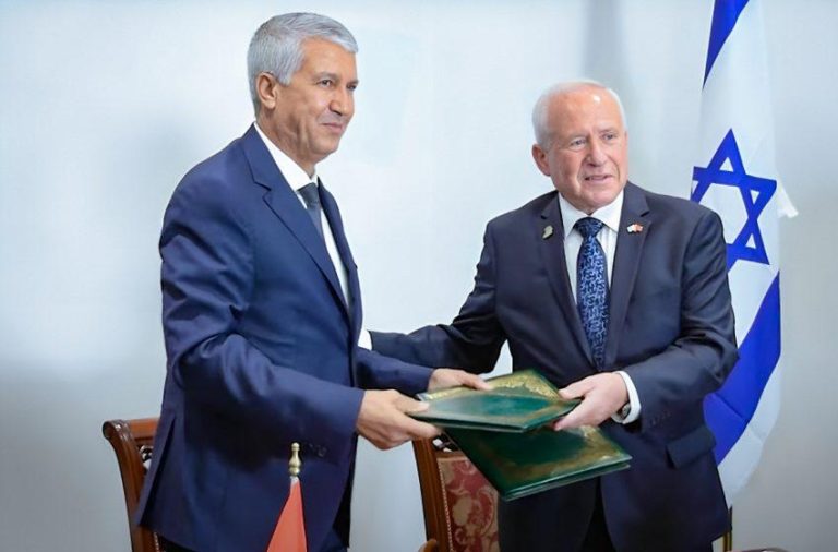 المغرب وإسرائيل يوقعان مذكرة تفاهم في مجال الزراعات المائية