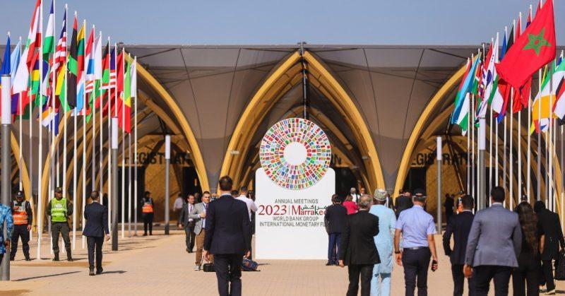 الملك يدعو لضبط إشكالية المديونية لتراعي ما تعانيه دول من إكراهات تحد من قدرتها على المبادرة الملك يدعو لضبط إشكالية المديونية لتراعي ما تعانيه دول من إكراهات تحد من قدرتها على المبادرة