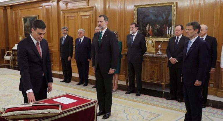 بيدرو سانشيز يؤدي اليمين أمام العاهل الإسباني فيليبي السادس