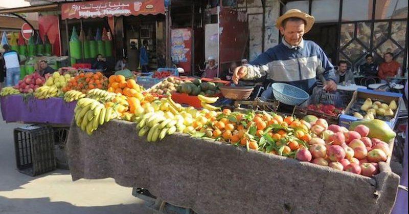 مزور: 86 ألف بائع مُتجول يستفيدون من برامج للتأطير والمواكبة القانونية والاجتماعية مزور: 86 ألف بائع مُتجول يستفيدون من برامج للتأطير والمواكبة القانونية والاجتماعية