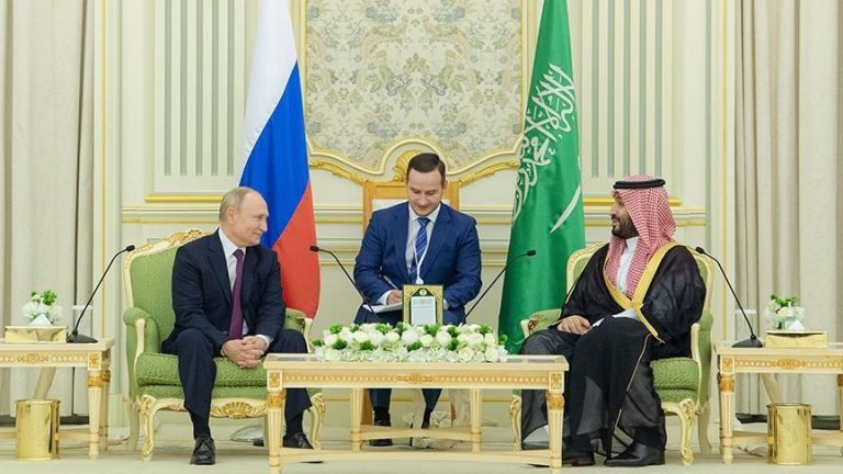بوتين وابن سلمان يدعوان لوقف "العمليات العسكرية" بفلسطين