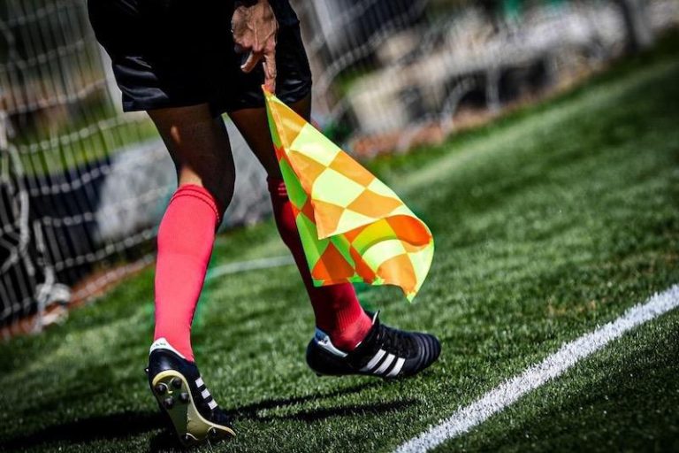 كأس إفريقيا للأمم 2023: الكاف يختار سبعة حكام مغاربة