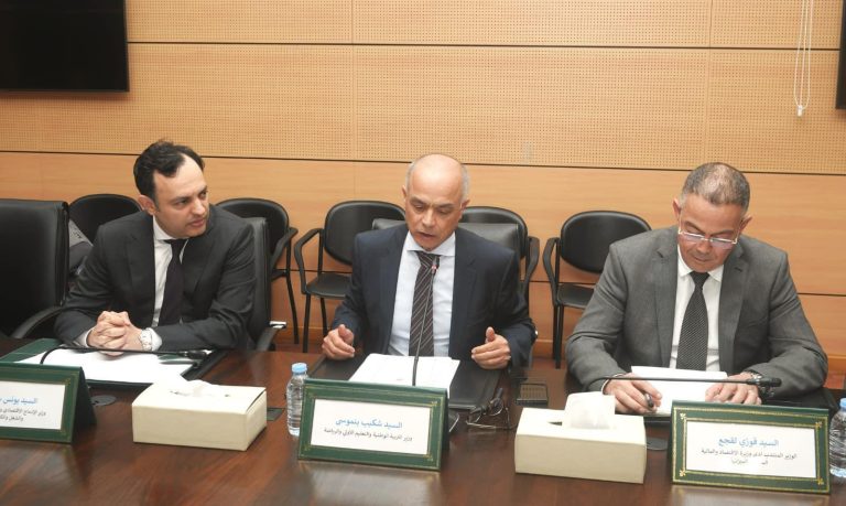بنموسى يعلن توصل اللجنة الوزارية والنقابات التعليمية الأكثر تمثيلية إلى اتفاق بشأن التعديلات التربوية والمالية لموظفي التعليم