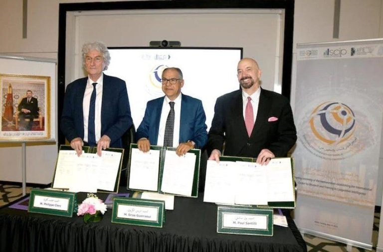 التوقيع على مذكرة إنشاء المركز الدولي للبحث والتكوين في الذكاء الاقتصادي بالداخلة