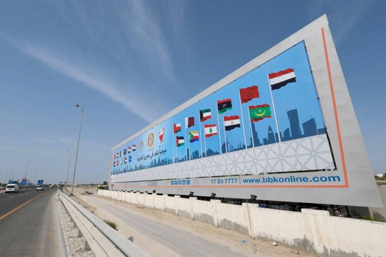 القمة العربية تدعو إلى نشر قوات دولية في فلسطين