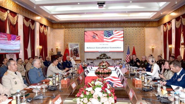 المفتش العام للقوات المسلحة الملكية يستقبل مساعدة وزير الدفاع الأمريكي لشؤون الأمن الدولي