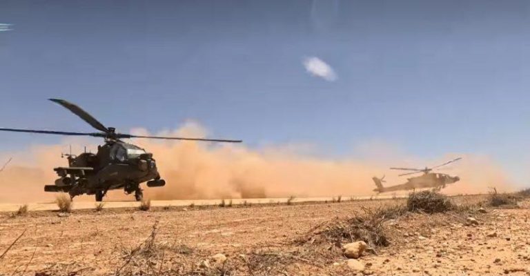 تداريب بالمروحيات في مناورات الأسد الافريقي جنوب المغرب