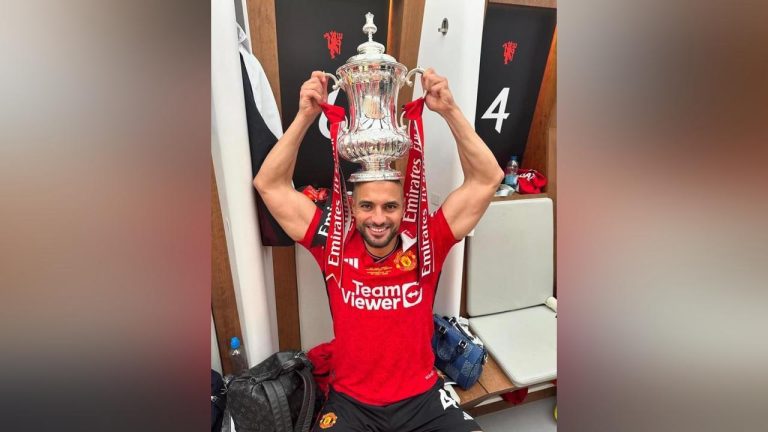 كرة القدم-كؤوس: خمسة لاعبين مغاربة يساهمون في تتويج أنديتهم بأوروبا وآسيا وإفريقيا