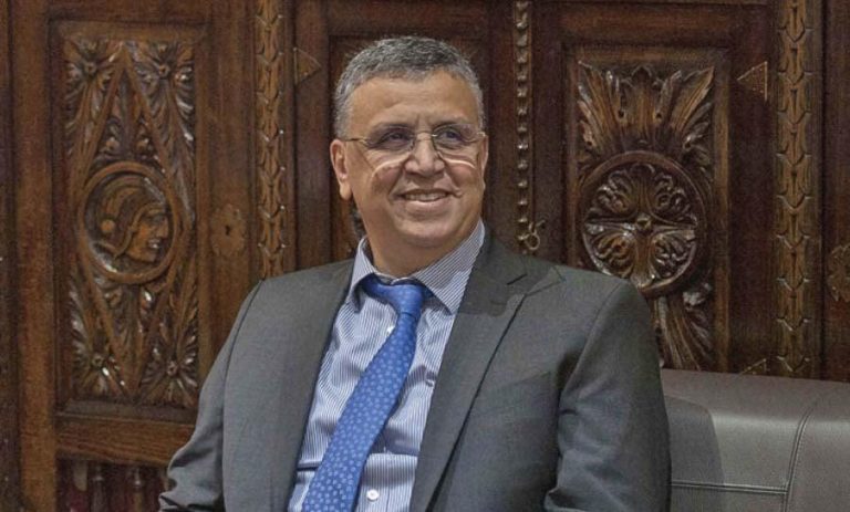 المغرب: وزير العدل يثير زوبعة بين الحداثيين والمحافظين حول مدى قانونية مطالبة الفنادق للزبائن بعقد الزواج