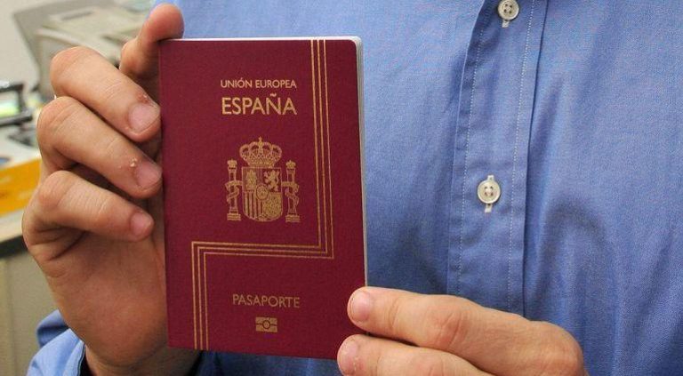 المغاربة يتصدرون الأشخاص الحاصلين على الجنسية الإسبانية في 2023