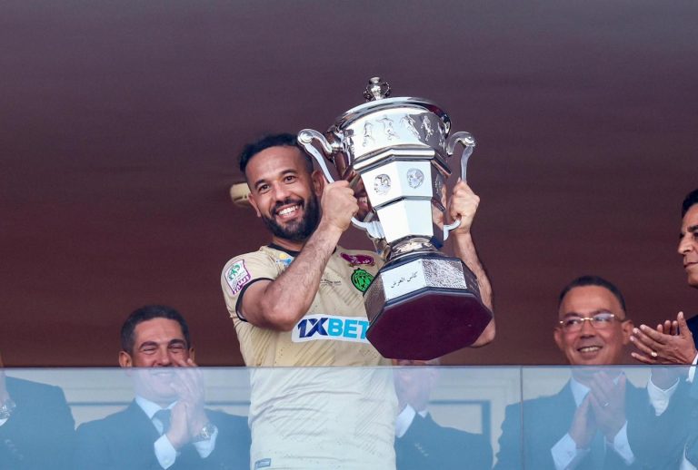 كأس العرش لكرة القدم : الرجاء الرياضي يتوج باللقب بفوزه على الجيش الملكي