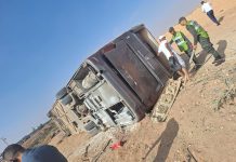 انقلاب حافلة تقل عسكريين يخلف قتيلين وإصابة آخرين انقلاب حافلة تقل عسكريين يخلف قتيلين وإصابة آخرين