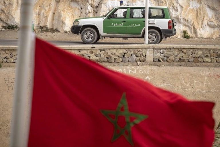 الجزائر تعتقل ثلاثة مغاربة بتهمة التجسس