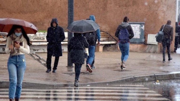 تساقطات مطرية رعدية جد قوية مرتقبة يومي السبت والأحد بعدد من مناطق المملكة