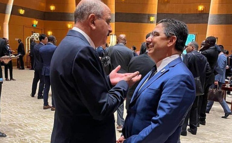 بوريطة يلتقي بنظيره التونسي في الصين