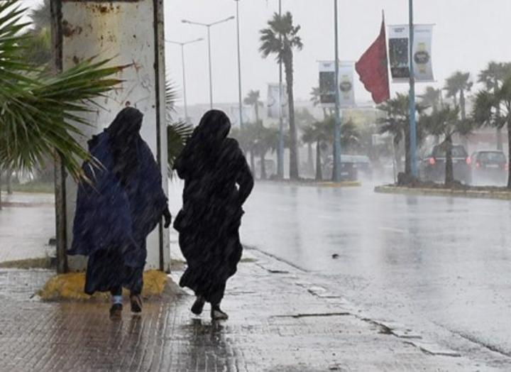 نشرة إنذارية: زخات رعدية مصحوبة بحبات البر د وبهبات رياح مرتقبة اليوم الأربعاء بعدد من أقاليم المملكة نشرة إنذارية: زخات رعدية مصحوبة بحبات البر د وبهبات رياح مرتقبة اليوم الأربعاء بعدد من أقاليم المملكة