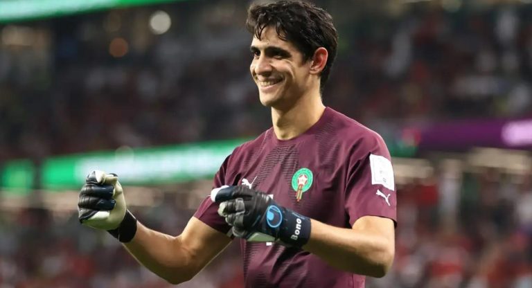 المغربي ياسين بونو يقتحم قائمة أغلى 10 حراس أجرا عالميا