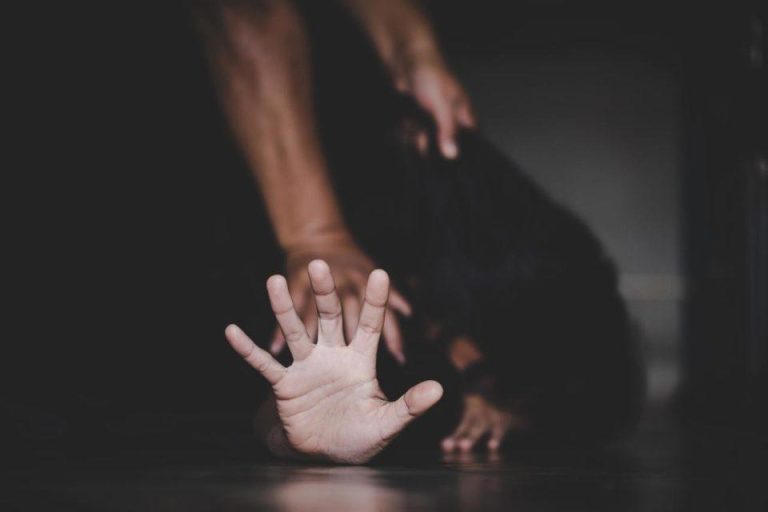 توقيف 4 أشخاص بأكادير للاشتباه في هتك عرض قاصر أجنبية