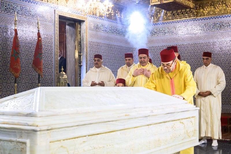 الملك محمد السادس يترأس غدا الأحد بالرباط حفلا دينيا بمناسبة الذكرى ال 26 لوفاة الملك الحسن الثاني الملك محمد السادس يترأس غدا الأحد بالرباط حفلا دينيا بمناسبة الذكرى ال 26 لوفاة الملك الحسن الثاني