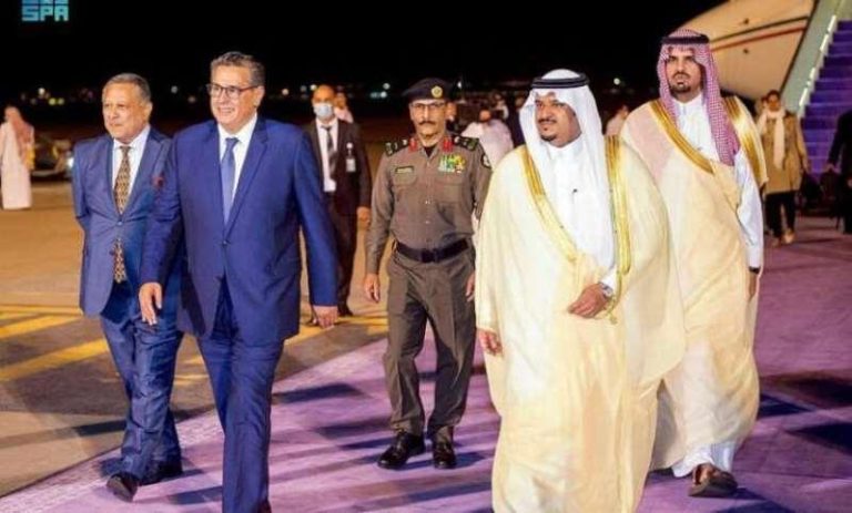 عزيز أخنوش يحل بالرياض لتمثيل الملك محمد السادس في القمة العربية الاسلامية المشتركة غير العادية