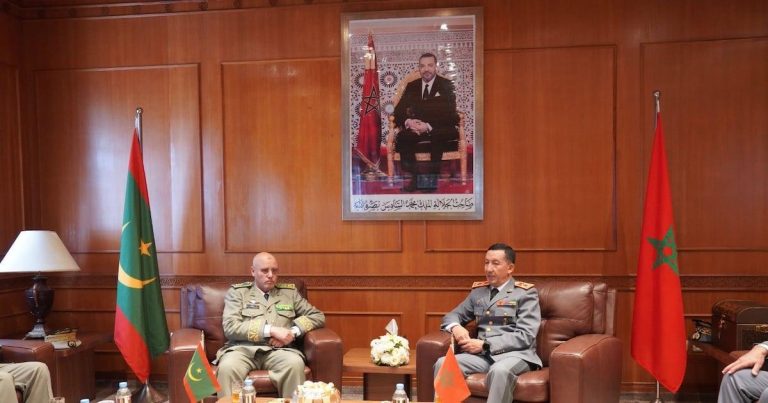 المفتش العام للجيش المغربي وقائد الأركان العامة للجيوش الموريتاني يزوران مدينة المهن والكفاءات بتامسنا