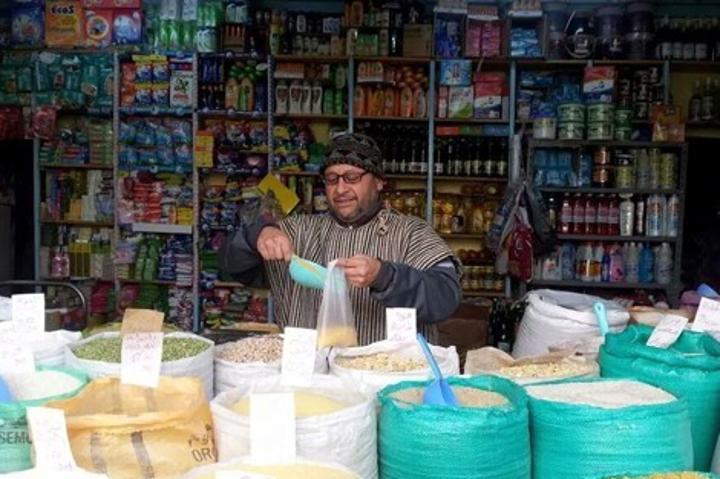 وزير التجارة يعد بـ"إجراءات" لدعم "مول الحانوت" في مواجهة توسع المتاجر الكبرى