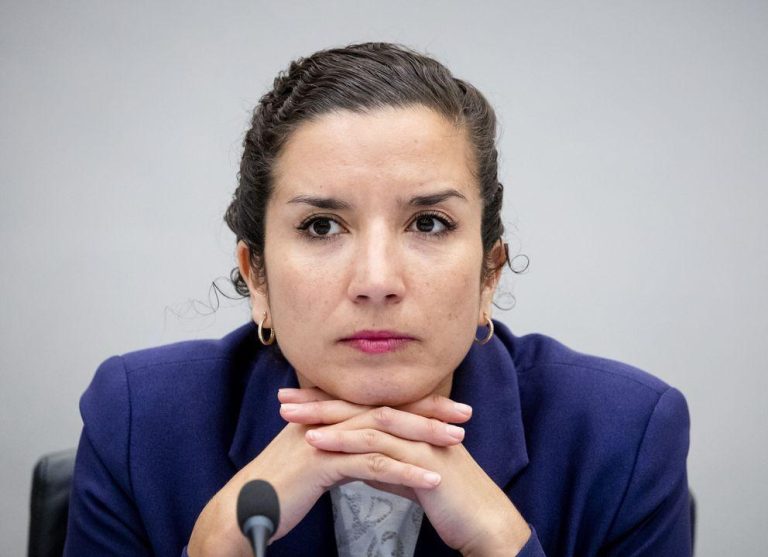 أحداث أمستردام: وزيرة من أصول مغربية تقدم استقالتها احتجاجا على عنصرية أعضاء في الحكومة
