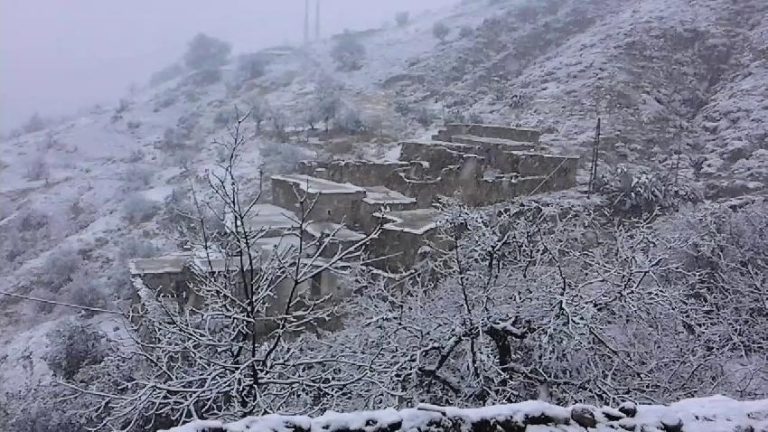 زخات مطرية مصحوبة بتساقط الثلوج ورياح عاصفية قوية اليوم وغدا بعدد من أقاليم المملكة