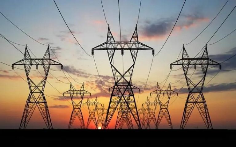 شركات عالمية تبدي اهتمامها بإنجاز الطريق السيار الكهربائي الداخلة-البيضاء