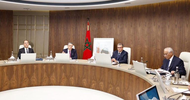 أخنوش يترأس اجتماعا بالرباط لمناقشة تفعيل قانون العقوبات البديلة