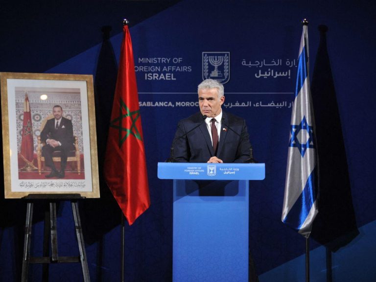 زعيم المعارضة الإسرائيلية يقترح خطة سلام بمشاركة المغرب لإنهاء الحرب في غزة ولبنان