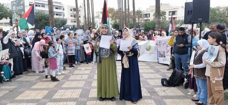 المغرب.. متظاهرون يجسدون معاناة أطفال غزة في الخيام- (فيديو)