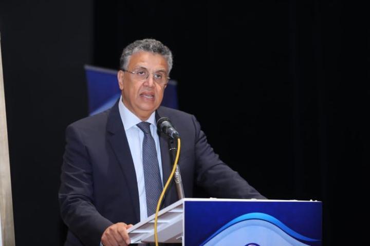 وهبي يدعو بالقاهرة إلى "تأطير وسائل التواصل الاجتماعي التي تستعمل للمس بالحريات الخاصة"