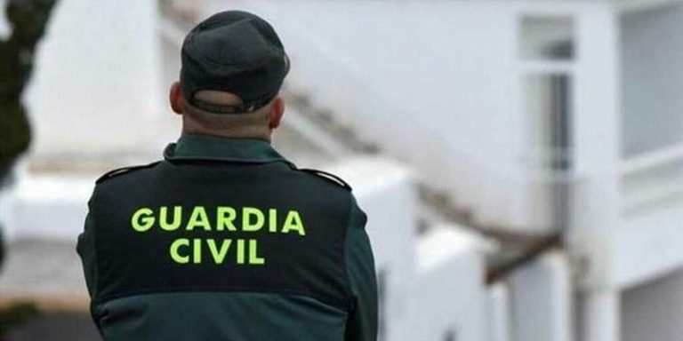 سبتة: إدانة عنصر من الحرس المدني لسرقته تمورًا قادمة من المغرب