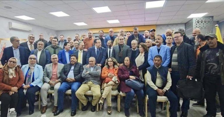 أوزين يستقطب رفاق شباط