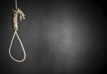 طفل ينهي حياته شنقا داخل إسطبل بضواحي مكناس طفل ينهي حياته شنقا داخل إسطبل بضواحي مكناس