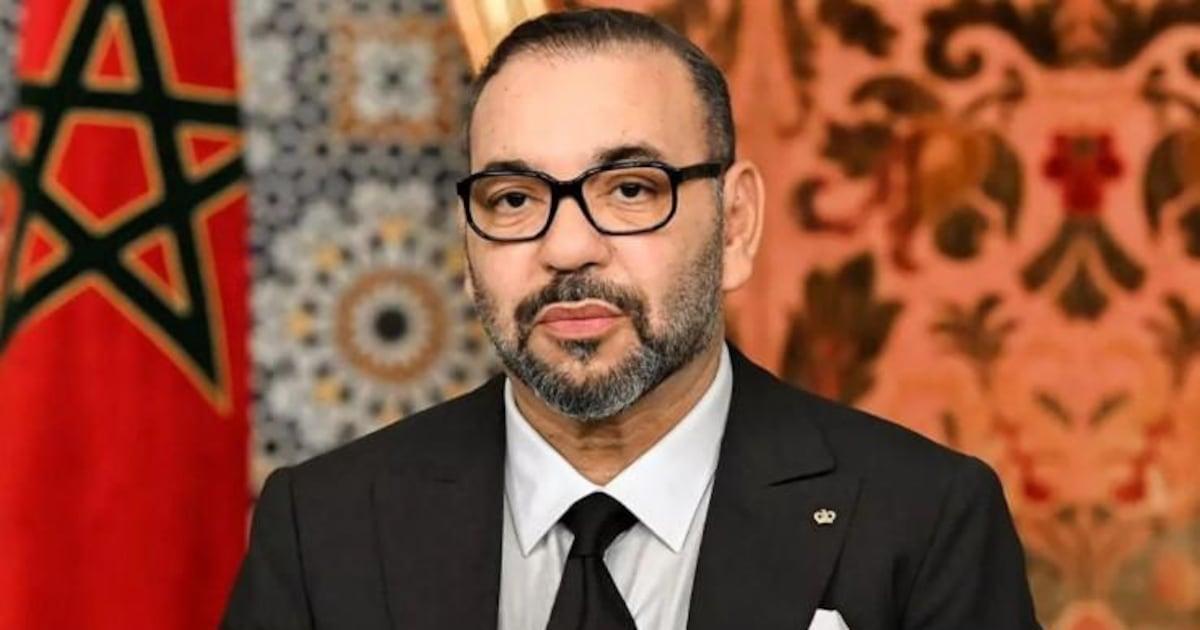 الملك محمد السادس يواصل حصص التأهيل الوظيفي بعد عملية جراحية ناجحة الملك محمد السادس يواصل حصص التأهيل الوظيفي بعد عملية جراحية ناجحة