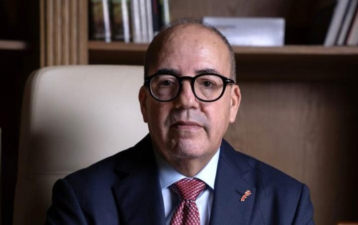 وزير الفلاحة يواصل وزير الفلاحة يواصل