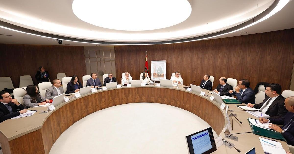 رئيس الحكومة يترأس اجتماعا لتتبع تنزيل ورش الارتقاء بالمنظومة الصحية رئيس الحكومة يترأس اجتماعا لتتبع تنزيل ورش الارتقاء بالمنظومة الصحية