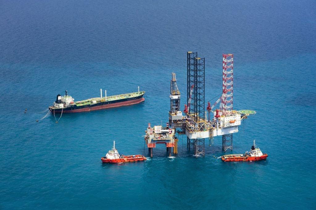 شركات إسرائيلية تبدأ التنقيب عن المحروقات بالصحراء شركات إسرائيلية تبدأ التنقيب عن المحروقات بالصحراء