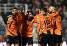 نهضة بركان يتوج بكأس الكونفدرالية الإفريقية للمرة الثالثة نهضة بركان يتوج بكأس الكونفدرالية الإفريقية للمرة الثالثة