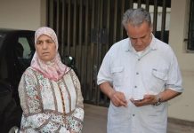 الزفزافي يناشد أبناء الجالية لعلاج والدته الزفزافي يناشد أبناء الجالية لعلاج والدته