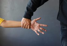 اغتصاب جماعي لقاصر خلال موسم مولاي عبد الله أمغار بالجديدة اغتصاب جماعي لقاصر خلال موسم مولاي عبد الله أمغار بالجديدة