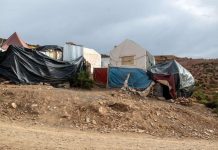 أسر متضررة من زلزال المغرب تحتج ضد الإهمال أسر متضررة من زلزال المغرب تحتج ضد الإهمال