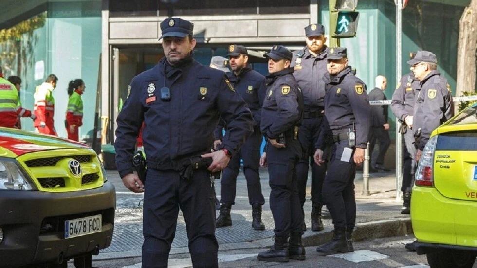 إسبانيا: توقيف شبكة كانت تسرق وتهرب كراسي مقاهي إلى المغرب إسبانيا: توقيف شبكة كانت تسرق وتهرب كراسي مقاهي إلى المغرب