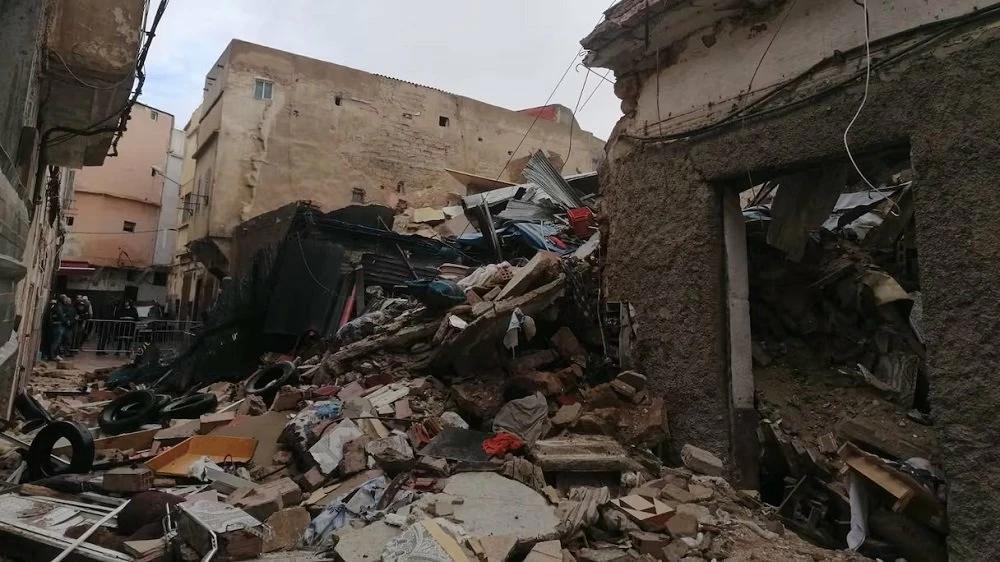 مصرع شخصين وإصابة اثنين في انهيار منزل بالدار البيضاء مصرع شخصين وإصابة اثنين في انهيار منزل بالدار البيضاء