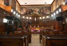 فرنسا: 8 سنوات سجنا لقاتل أيمن والعائلة مستاءة فرنسا: 8 سنوات سجنا لقاتل أيمن والعائلة مستاءة