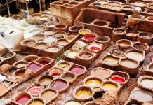 مخاطر صحية مرتفعة لعمال المدابغ التقليدية بفاس مخاطر صحية مرتفعة لعمال المدابغ التقليدية بفاس